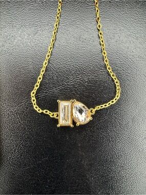 BRAND NEW- Slide Jewel Necklace w/ carry case